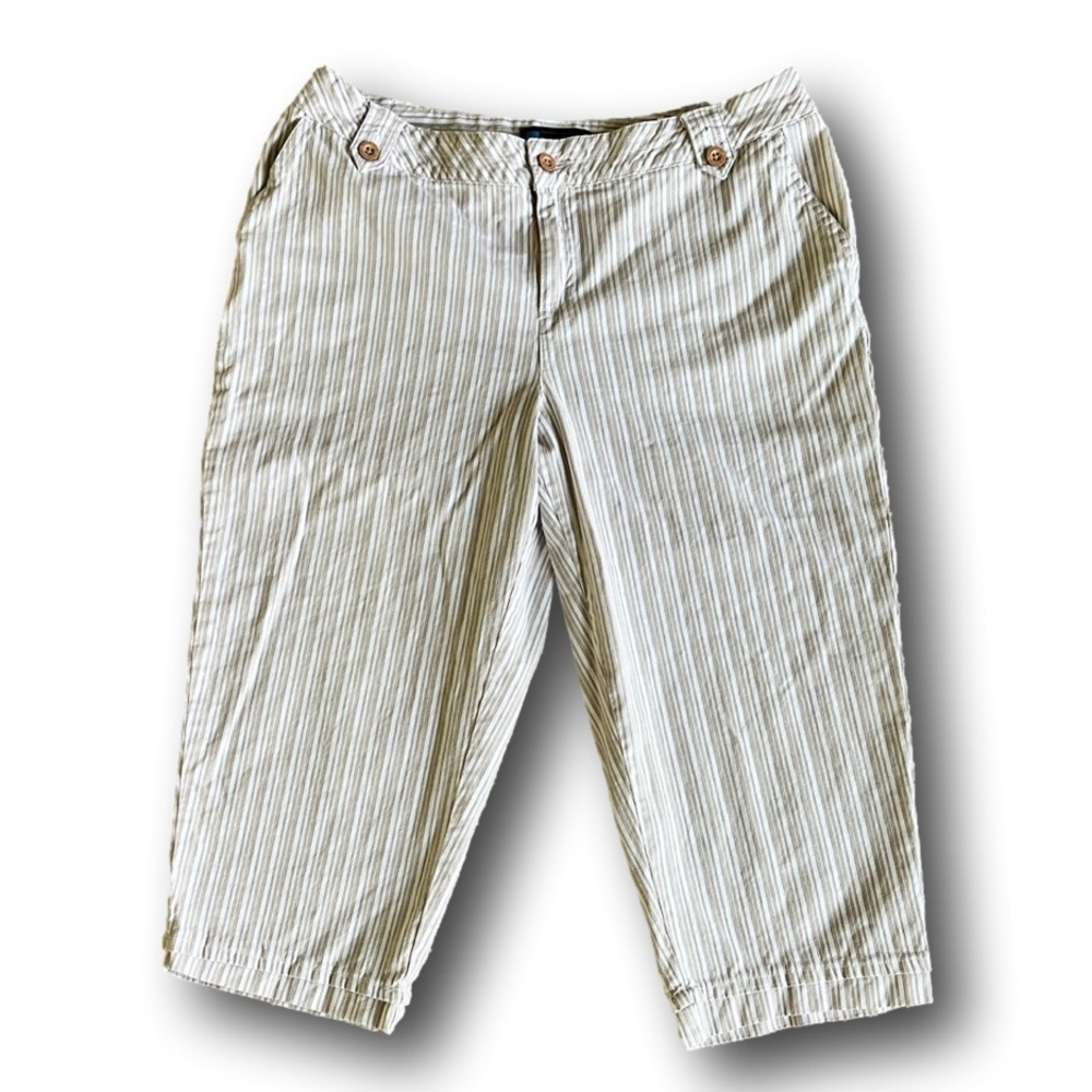 🇺🇸 Relativity tan stripped capris with pockets